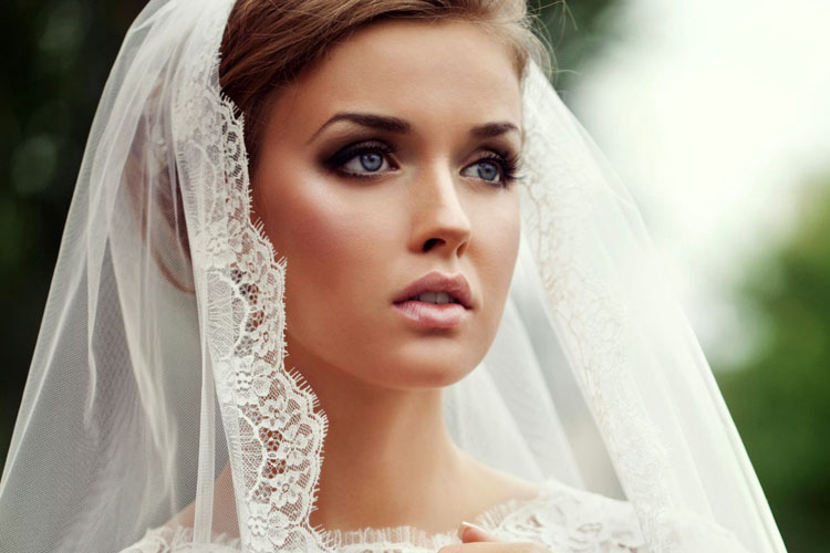 light bridal makeup