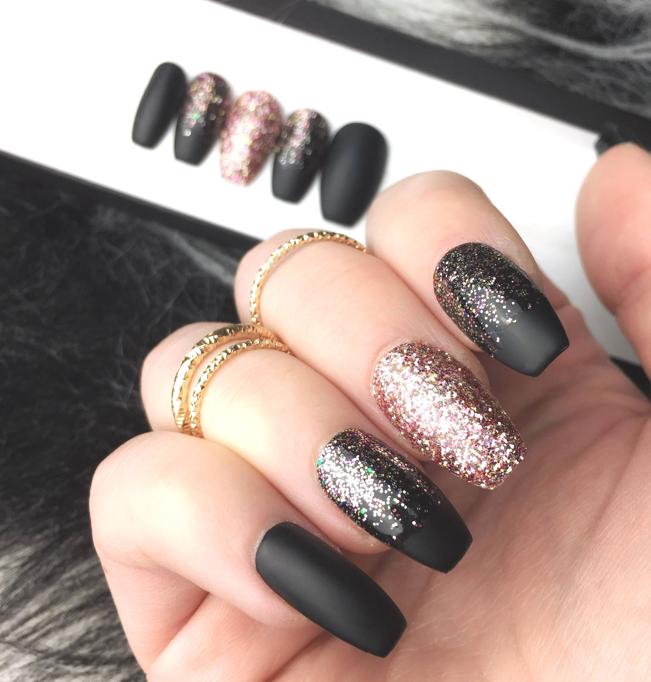 black-and-glitter-nail-designs