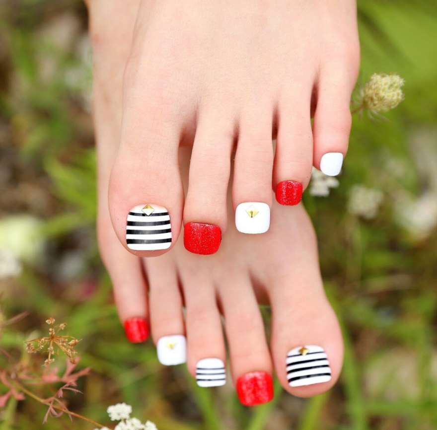 pretty toe nail designs