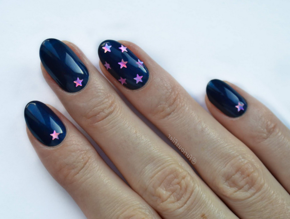 lucky star nails
