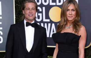 Jennifer Aniston is wearing Brad Pitt's $500k engagement ring